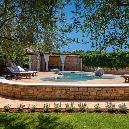 Family Elizabeta With Pool In Umag Vila *
